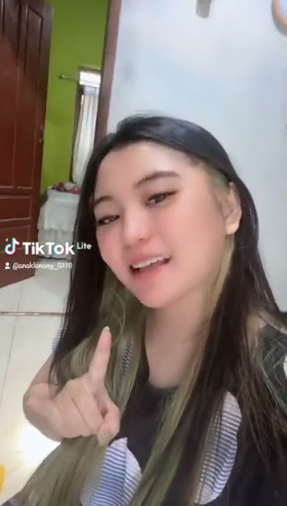Nadya tiwok kepengen anu,,,