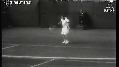 Tennis match between Suzanne Lenglen and Joan Fry ...