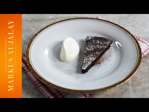 Kladdkaka med brynt smör och flingsalt | Markus Aujalay