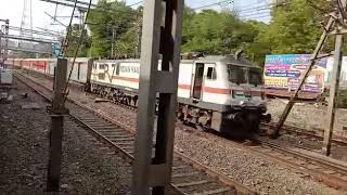 12472 Swaraj Express speeding towards BDTS!!!