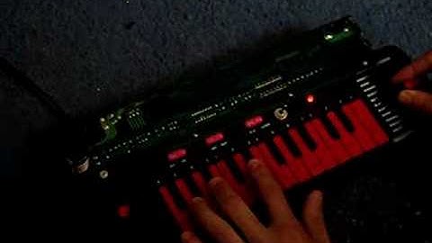 RC CIRCUIT BENT MINI FM SYNTH - DEMON DRONE