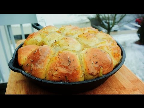 FAMOUS BUTTERMILK YEAST ROLLS