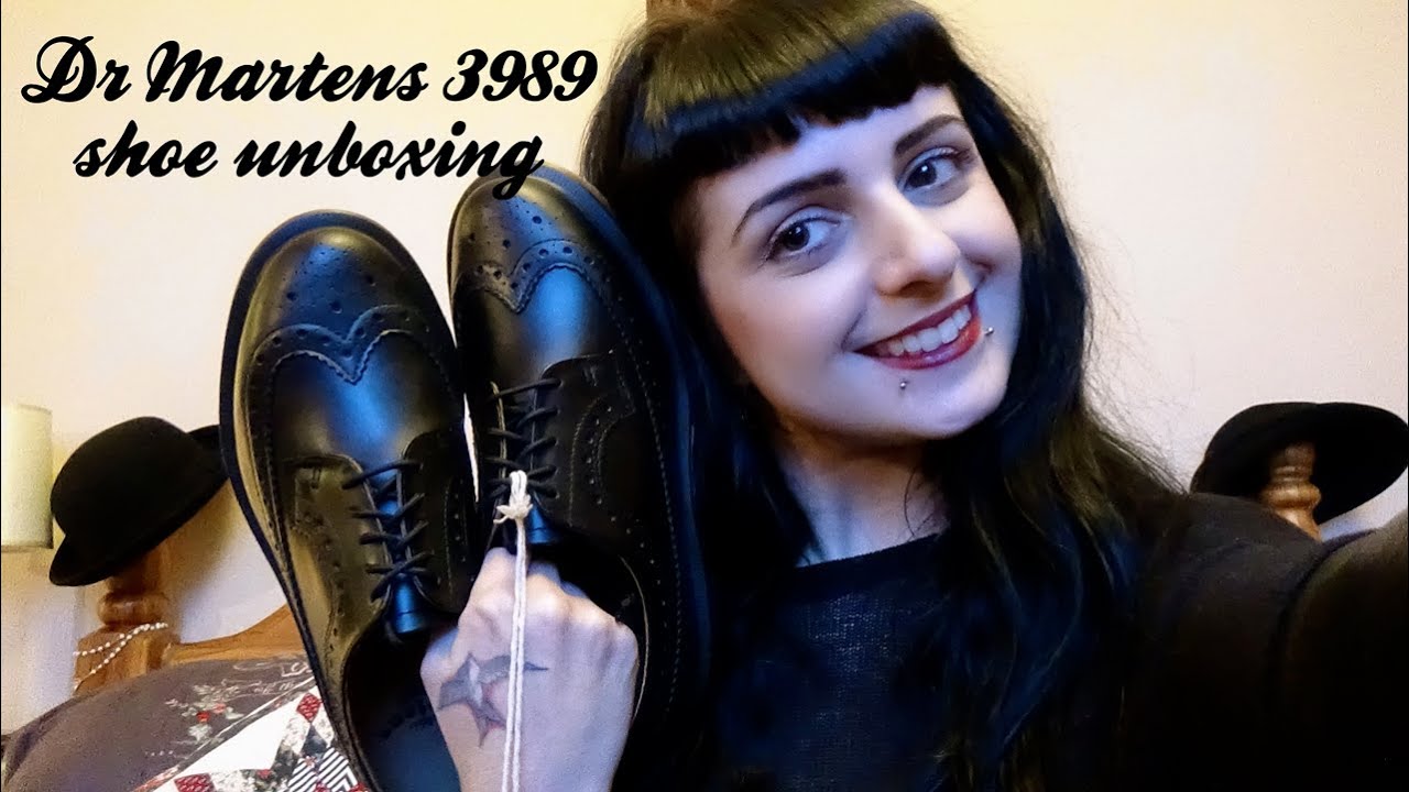 Dr. Martens 3989 SHOE UNBOXING! - YouTube