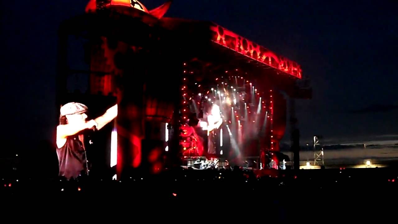 Ac Dc Tnt Official Music Video