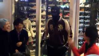 Osaka Mannequin Prank Halloween 2014 by shapiro127 1,668,862 views 9 years ago 2 minutes, 52 seconds