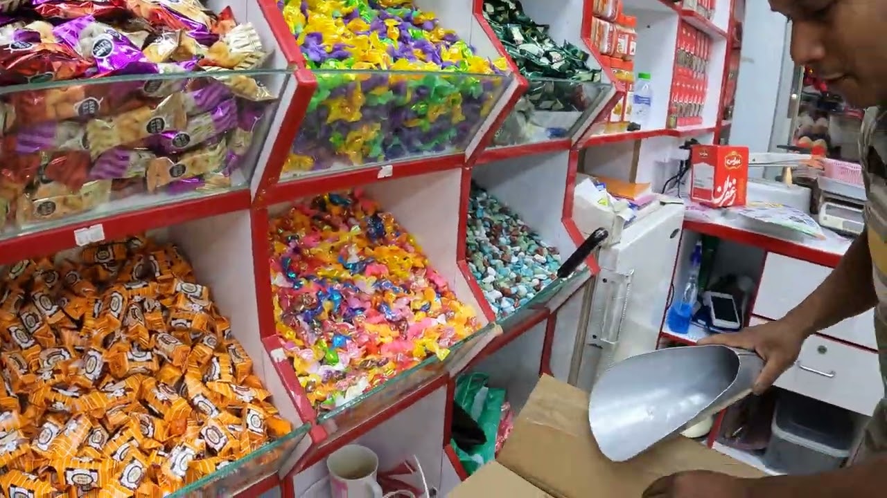 যারা দেশে যাবেন এখান থেকে চকলেট কাজু বাদাম নিতে পারেন স্পেশাল ডিসকাউন্ট আছে