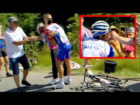 Video: Tibo Pino traumas dēļ pamet 2019. gada Tour de France