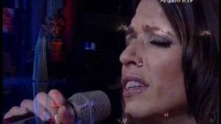 Video thumbnail of "Maria Ana Bobone - Com que voz"
