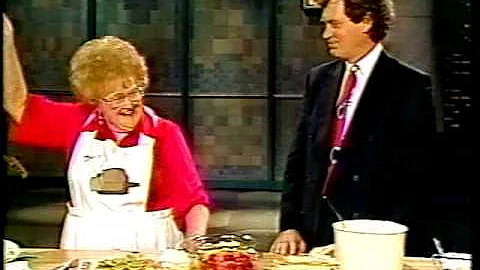 Bev Tanner makes Hawaiian Delight recipe on David ...