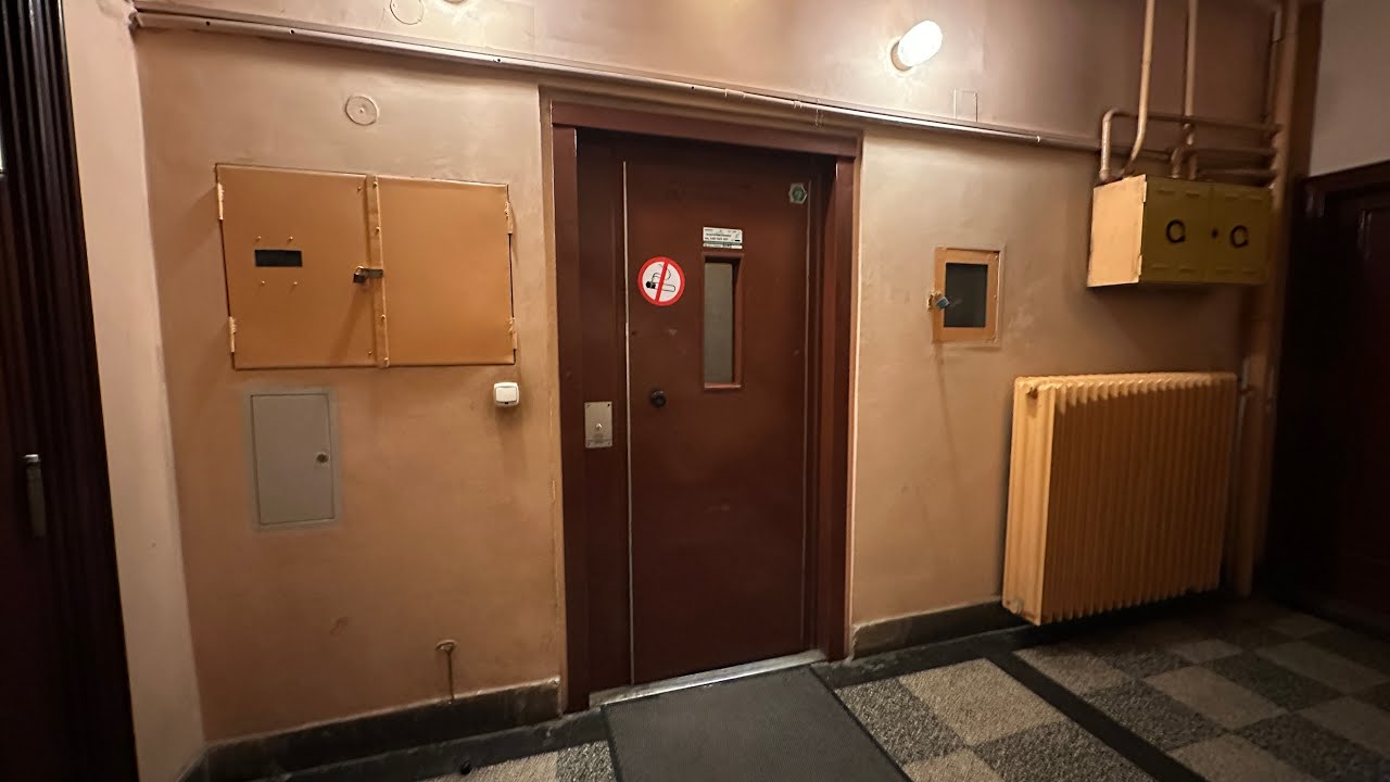 Oryginalny ZREMB Osiedlowy w przedwojennej kamienicy. | Kraków, plac Kossaka 2