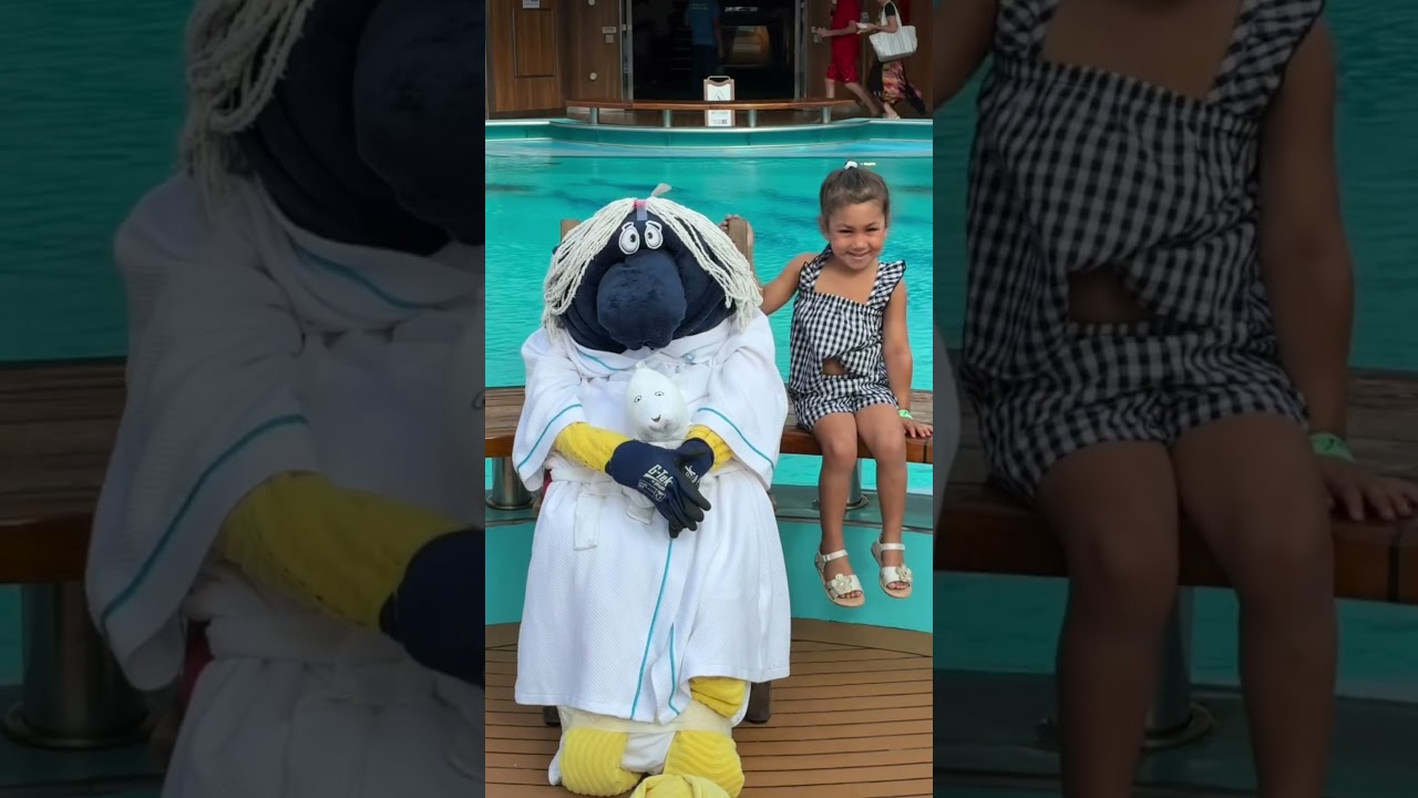 #towelanimal Cool looking towel animals onboard Carnival Magic #carnivalcruise in Curacao