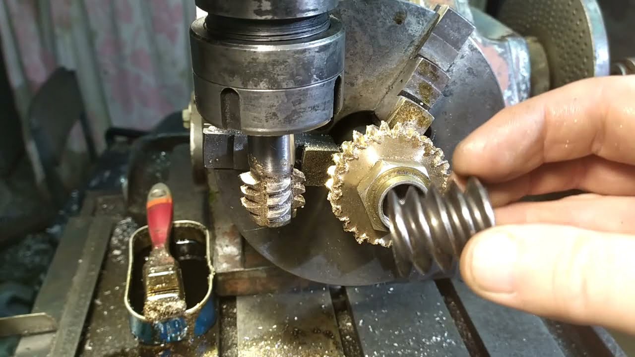 Простой способ изготовления червячной шестерни.