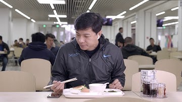 Robin Li Demonstrates Baidu