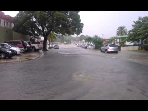 Inundacion en lomas verde Bayamon