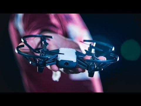 Video: Kaip Atrodo Fejerverkai, Kai Pro Juos Važiuoja Dronas [vid]