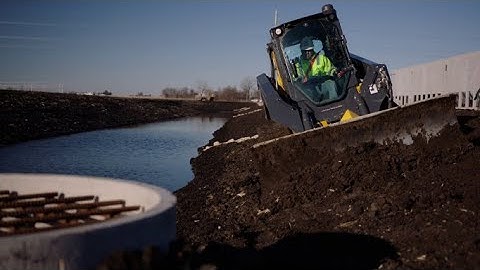 Automatic Mode | John Deere SmartGrade™ Compact Track Loaders
