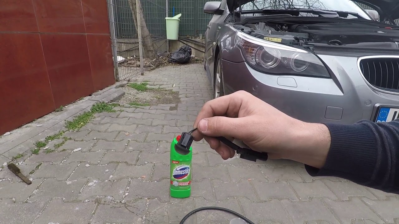 Demontare, curatare diuze spalatoare parbriz BMW E60 - YouTube