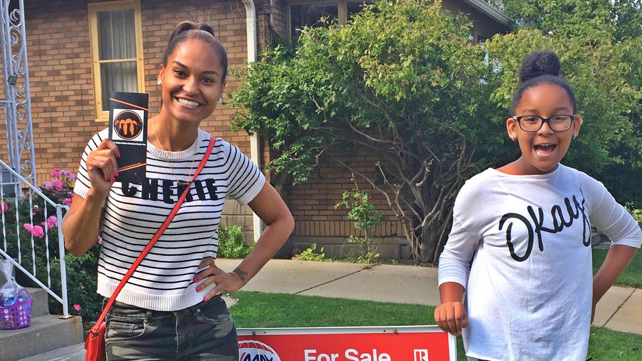 Single Mom Buys a Home! YouTube