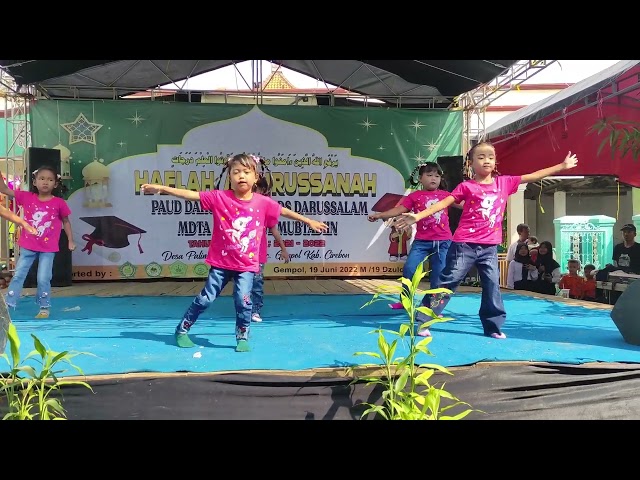 Kreasi Seni Tari Hello Dangdut Anak-Anak PAUD Darussalam Palimanan Barat - Gempol - Cirebon class=