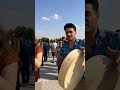 مردم توی میدون ازادی تهران که همه خوشحال و در حال رقصن و خانما هم حجاب ندارند و راحتنو همه خوشحالن