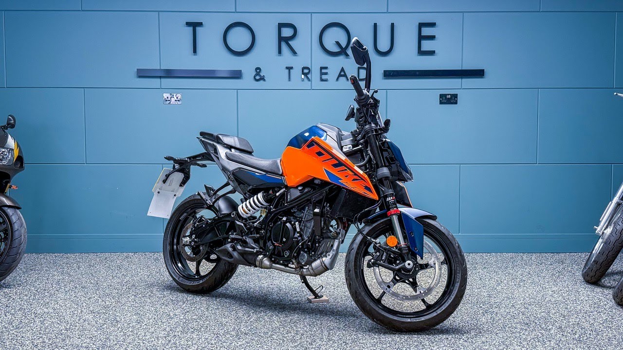 2025 (25-Reg) KTM Duke 125 - Just 44 Miles - YouTube