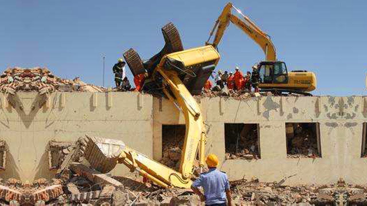 WOW! IDIOTS Heavy Equipment Trucks Excavator Skills Fail - Loader ...