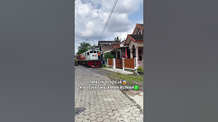 Hanya di Jogja!Jalur kereta api yang melewati gang-gang perumahan #shorts