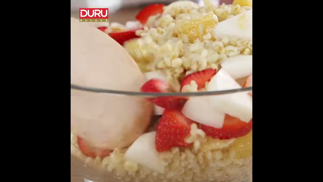 Bulgur-Obstsalat mit Honig und Minze - YouTube