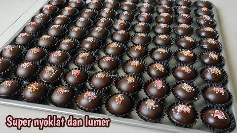 Thumbnail of SOFT CHOCOLATE BALL COOKIES THAT MELTED SO CHOCOLATE