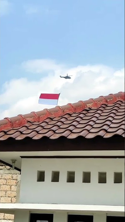 STORY WA HELIKOPTER MEMBAWA BENDERA MERAH PUTIH||