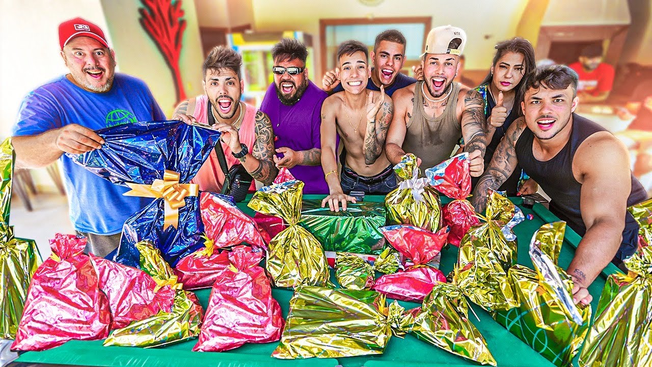 DEI PRESENTES PRA TODOS MEUS AMIGOS DOS ESTADOS UNIDOS