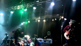 Video voorbeeld van "MAN WITH A MISSION - distance (Live at Ray Just Arena, Moscow, Russia, 29.06.2015) 4K"
