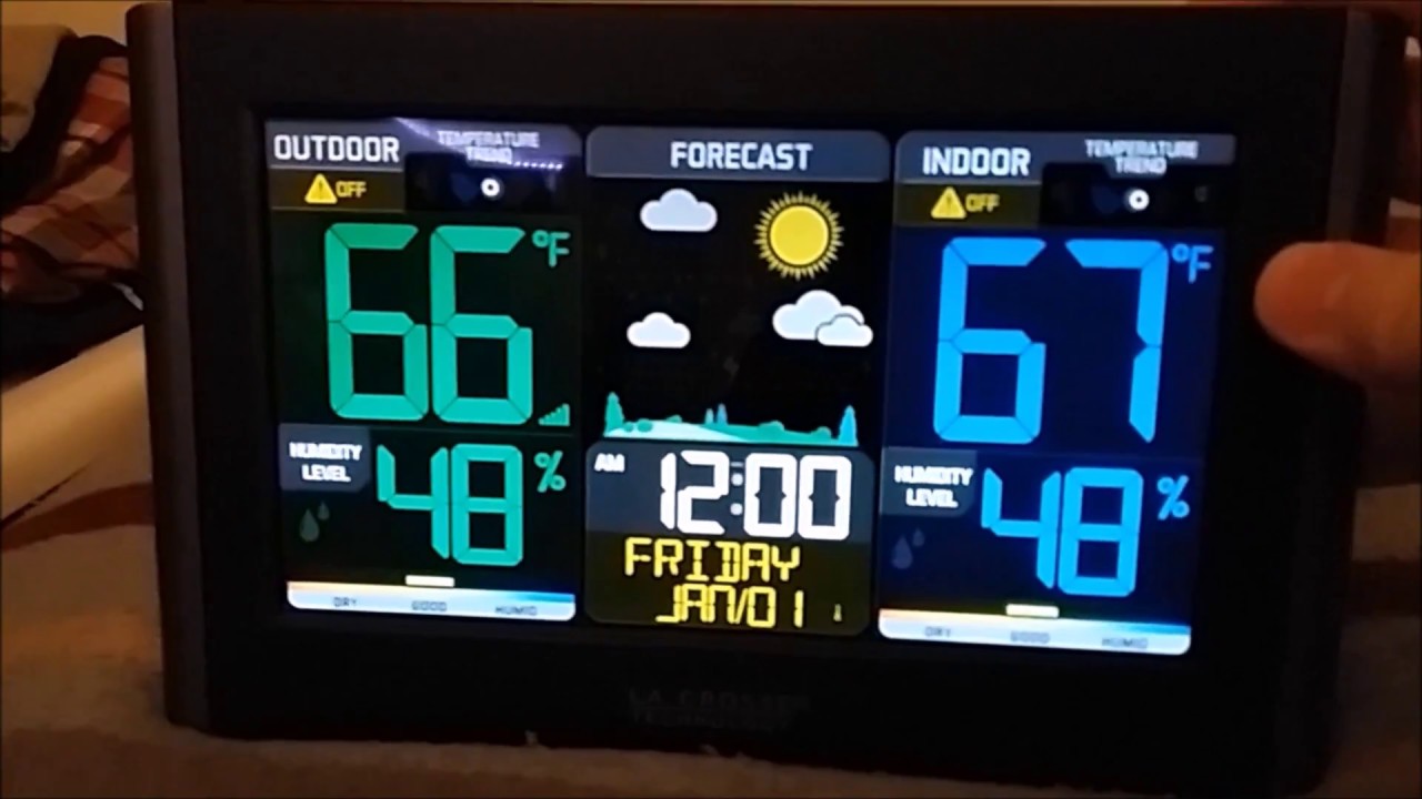 Unboxing of the La Crosse Technology C85845 Color Wireless Forecast