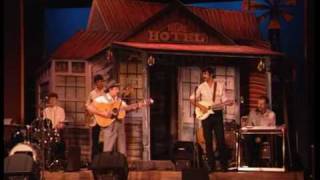 When the rain tumbles down in July-Slim Dusty chords