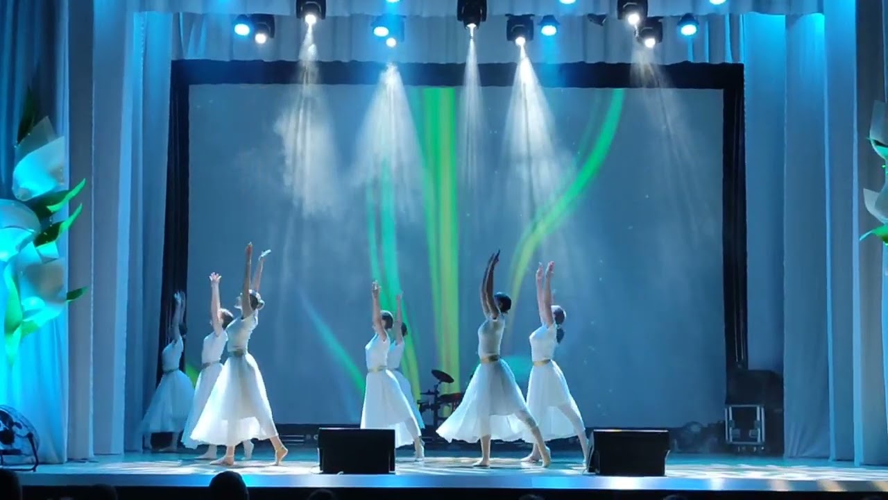 Образцовый ансамбль эстрадного танца 