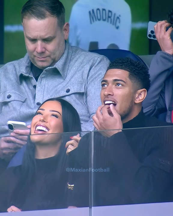 Bellingham is a ladies man 😎