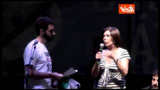 26 07 13 BIANCA BERLINGUER CONTESTA SUL PALCO UN CONTESTATORE AGENZIA VISTATV