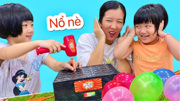 thử thách chọc thủng bong bóng trong hộp kín cùng gia đình Phương Phương