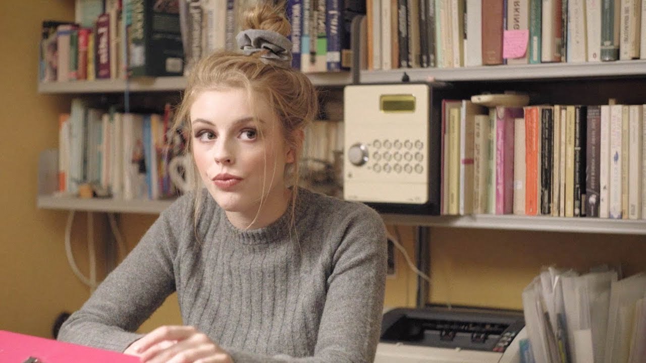 Amelia Gething - Buying a Sketch