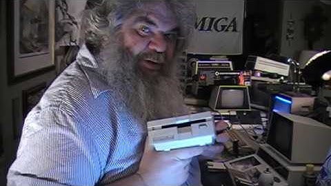 Commodore - Episode 317 - 1581 Disk Drive, Yes, A Second One! - David Bradley - C64 C128 64 128