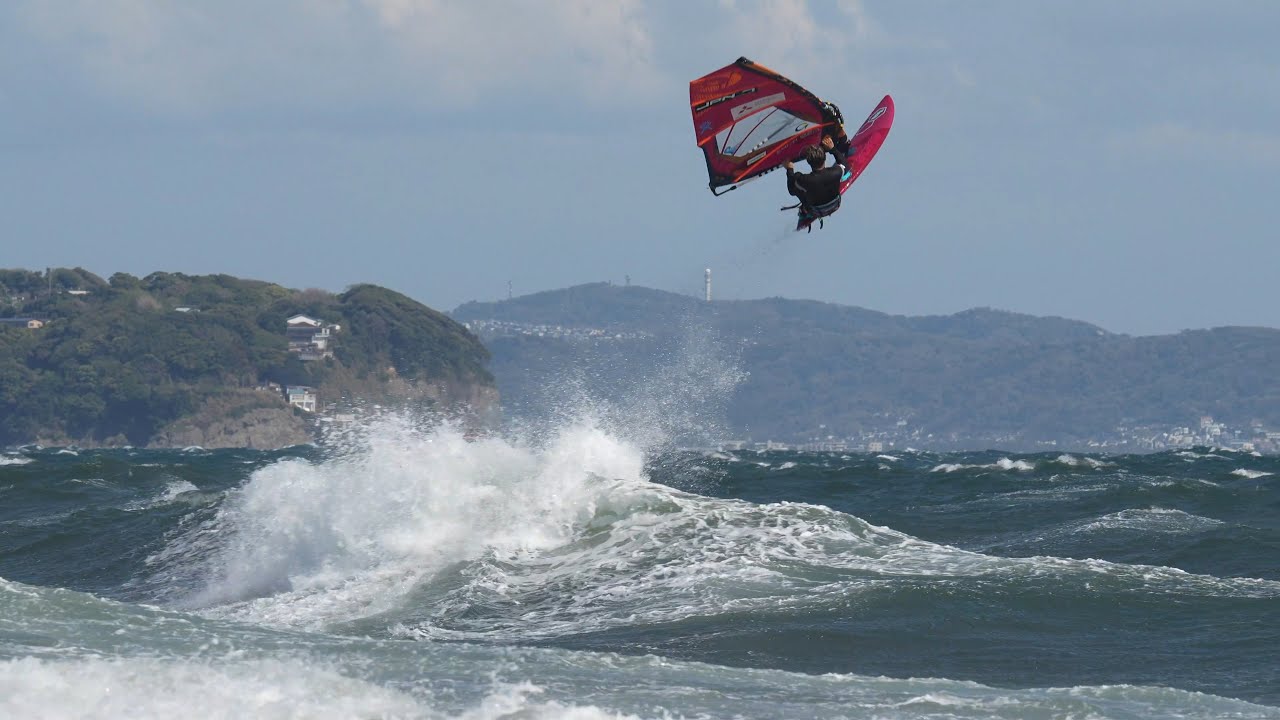 茅ヶ崎Windsurfing 2025.4.15. PWAワールドウェィブランキング8位のライディング杉匠真プロが茅ヶ崎の海を飛ぶ　