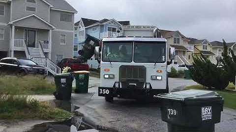 Bay disposal and recycling Peterbilt 520 Leu labrie automizer garbage truck on trash