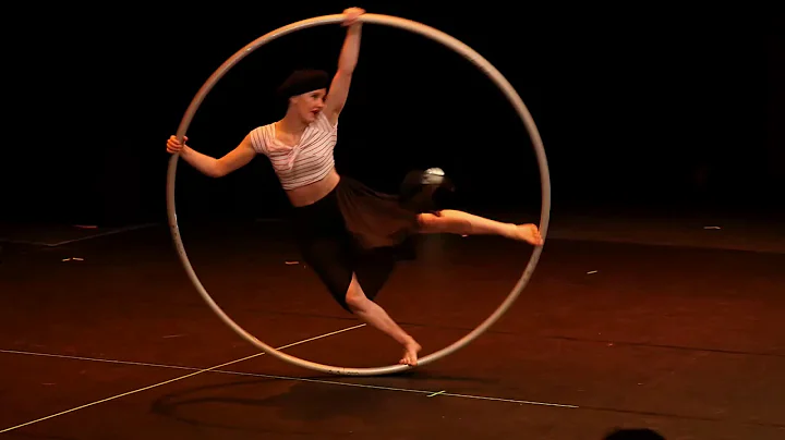 Lillian Borger: Cyr Wheel Performance - Oxygene