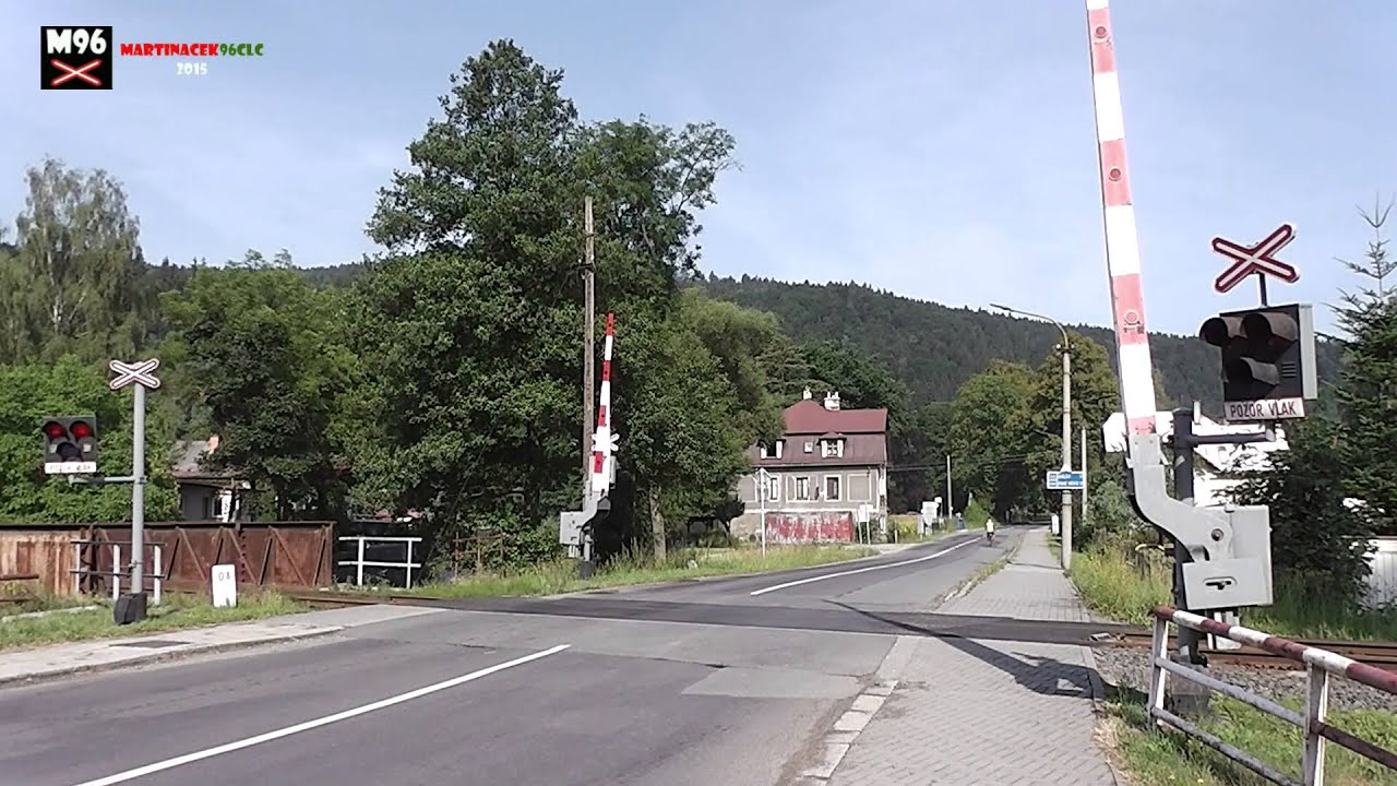 Železniční přejezd Hanušovice #1 [P4211] - 19.7.2015 / Czech railroad crossing