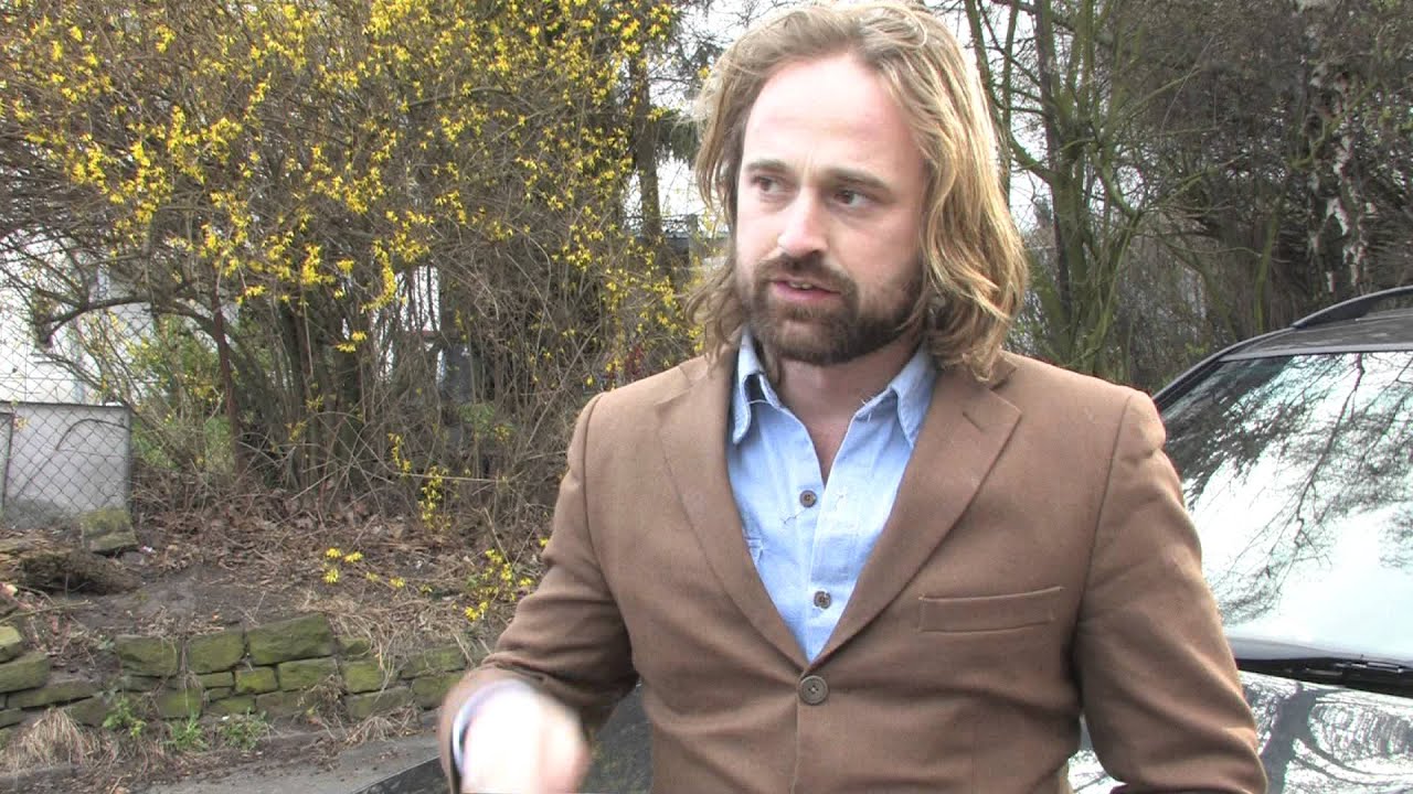 Interview Dominik Locher beim Körber Studio Junge Regie 2012 - YouTube