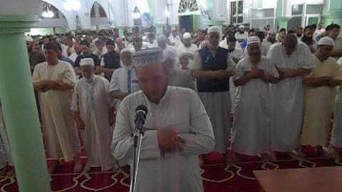 صلاة العشاء من مسجد السنة يوم 4 رمضان 1437 هـ تلاوة عطرة من شيخ إبراهيم