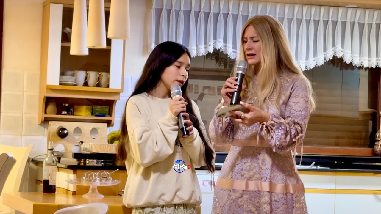 DÉBORA CANTANDO EN GALILEA 🎤😀🌏🌎🌍🇮🇱🔥