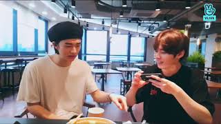 Stray Kids Hyunjin, Lee Know Listening to Seungmin Start (시작) Cover (Itaewon Class Ost)