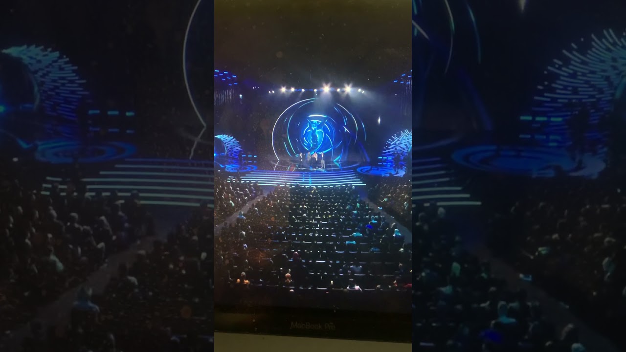 Kid Arrested After Sneaking Up on Stage During Game Awards 2022, Dedicating  Award to Bill Clinton