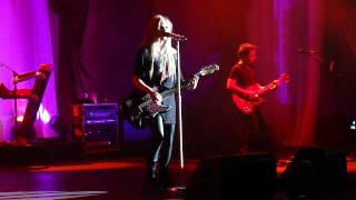 Avril Lavigne - Airplanes, My Happy Ending & I Always Get What I Want [Hammersmith Apollo, London]